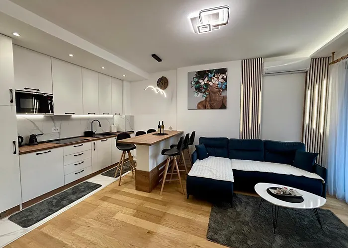 Mount Desetka アパート ズラティボール