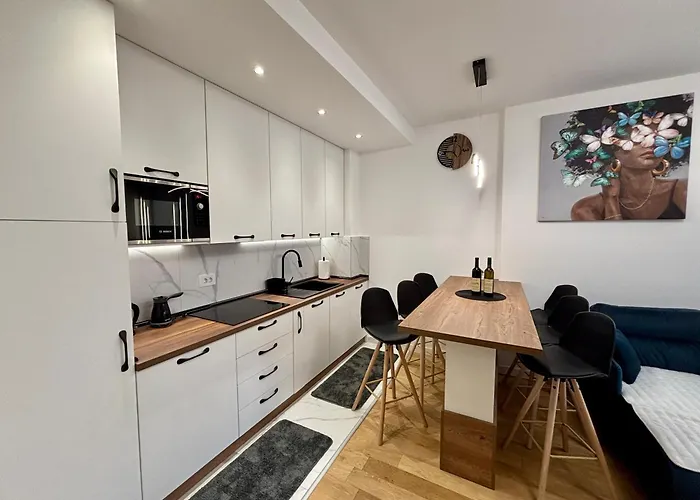 アパート Mount Desetka ズラティボール